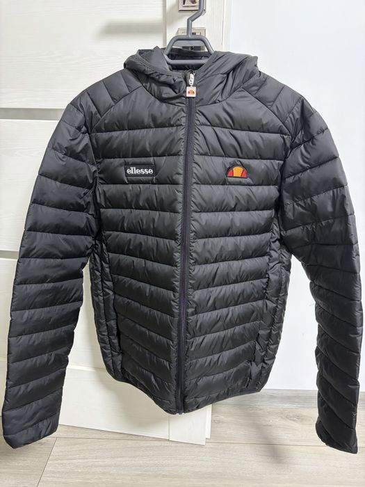 Vând geaca bărbați Ellesse
