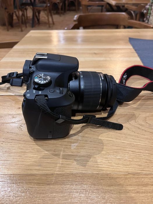 Продавам Canon EOS 2000D + 18-55mm китов обектив