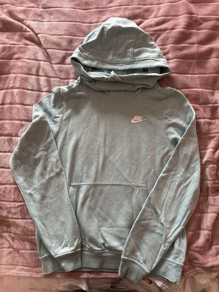 Оригинални суитшъри tech fleece и champion