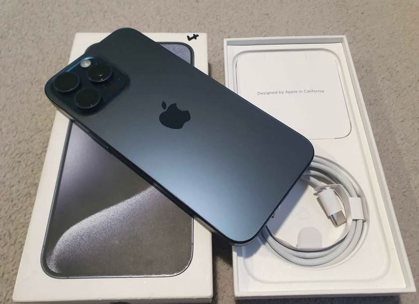 Vând / Schimb IPhone 15 Pro Max 256 GB