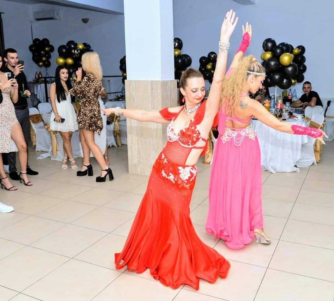 Dansatoare Bellydance oriental evenimente nunta majorat surpriza