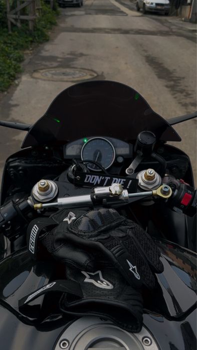 Se vinde Yamaha R6 50th Anniversary