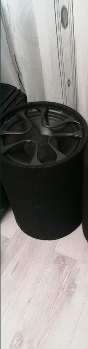 subwoofer și statii