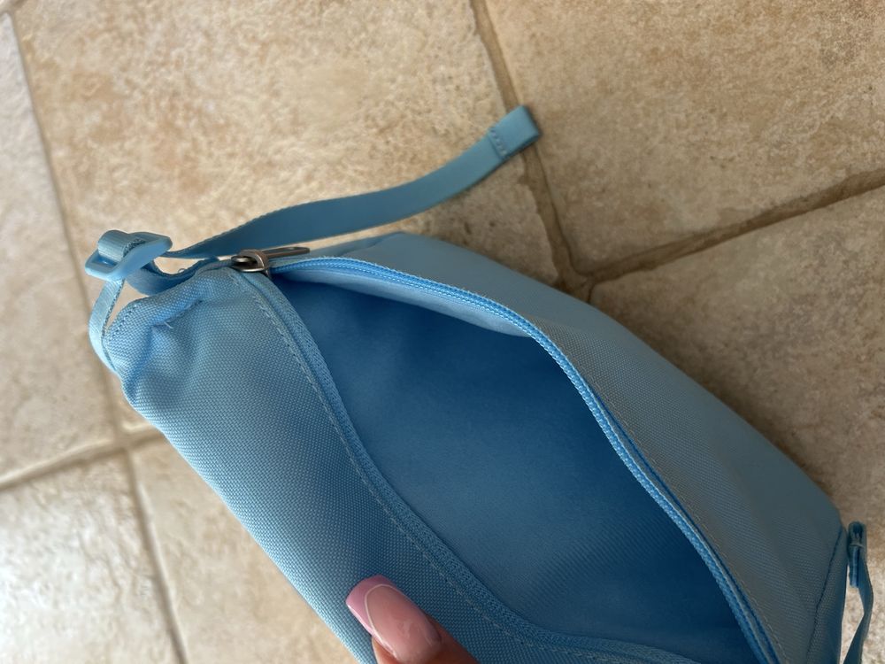 Nike W futura 365 Crossbody-Дамска чанта