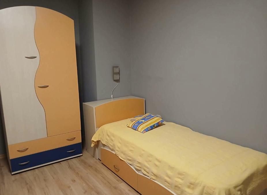 Просторен ТРИСТАЕН апартамент в кв. Каменица 1