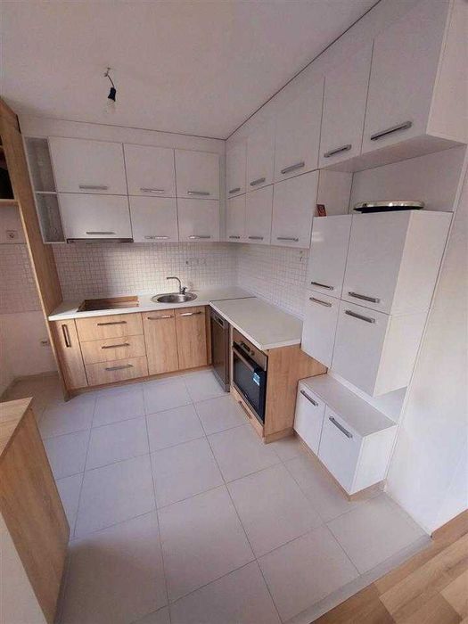 Дава се под наем Тристаен апартамент в Пловдив, Южен - 85 кв.м за 351.9 € - Снимка #2