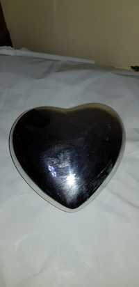 Продавам керамично сърце