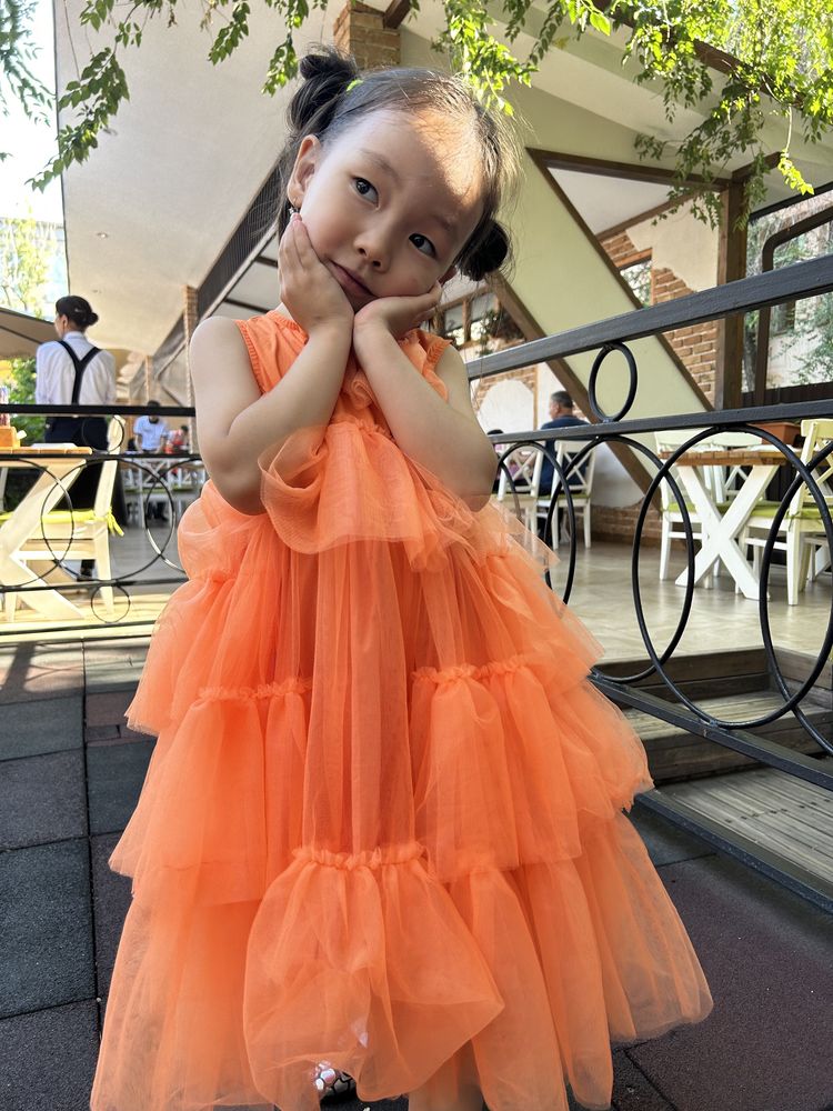 Платье на девочку 5-6 лет