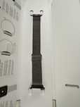 Оригинална каишка Apple Milanese Loop 44 мм и Spigen неръждаема 44 мм