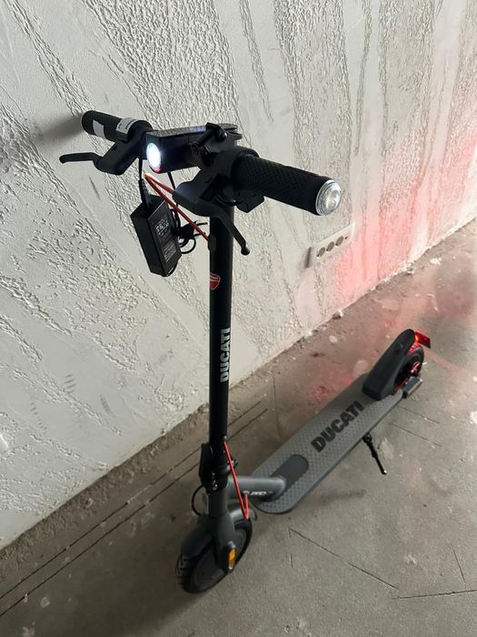 Trotineta electrica Ducati Pro-I Evo, 350W, Autonomie 25 km, 25 -A-