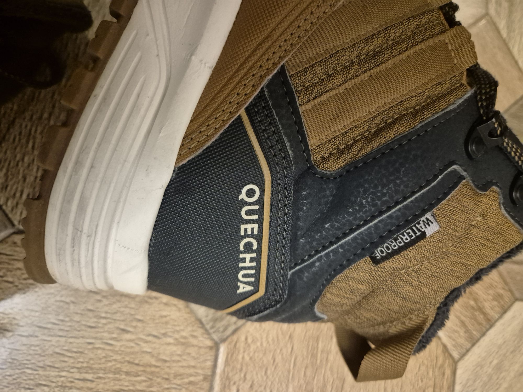 Ghete bocanci drumetie Quechua nr 39 impermeabili waterprof  noi