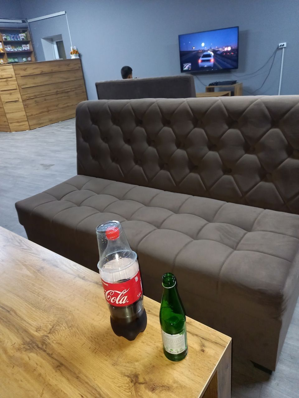 Kafe divan pleysteyshin