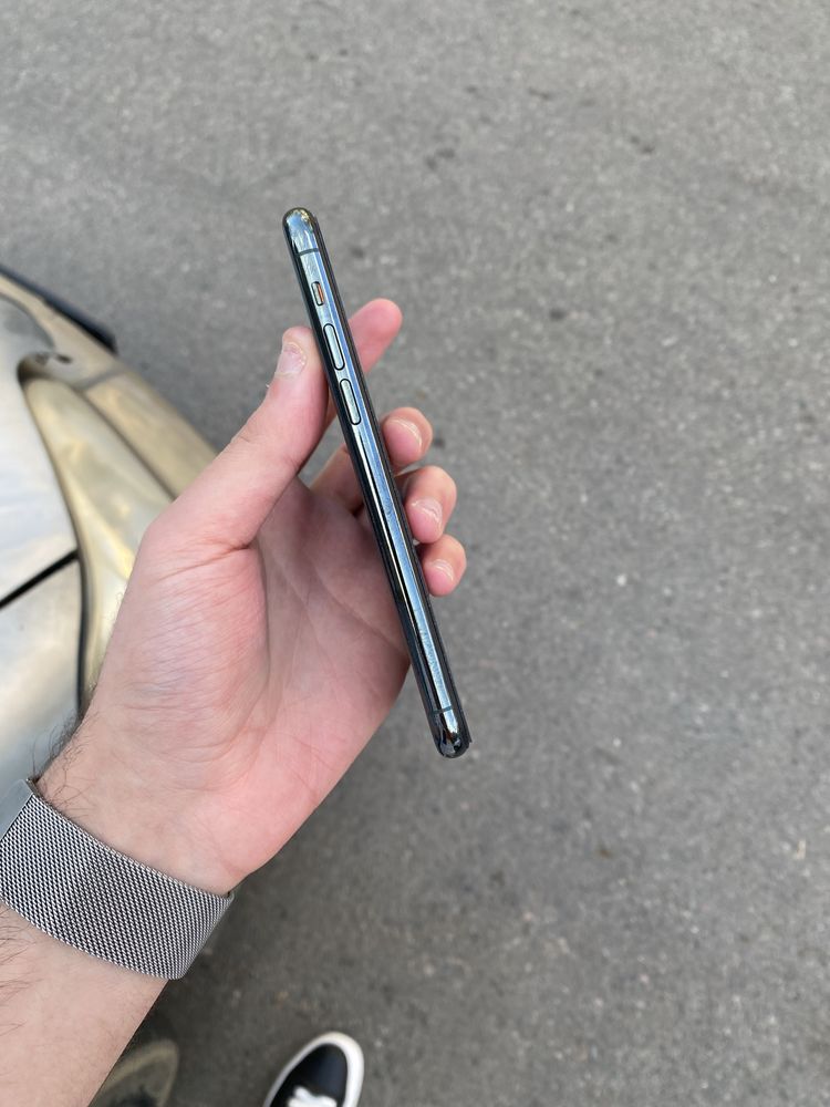 Телефон Iphone 11 Pro 64Gb