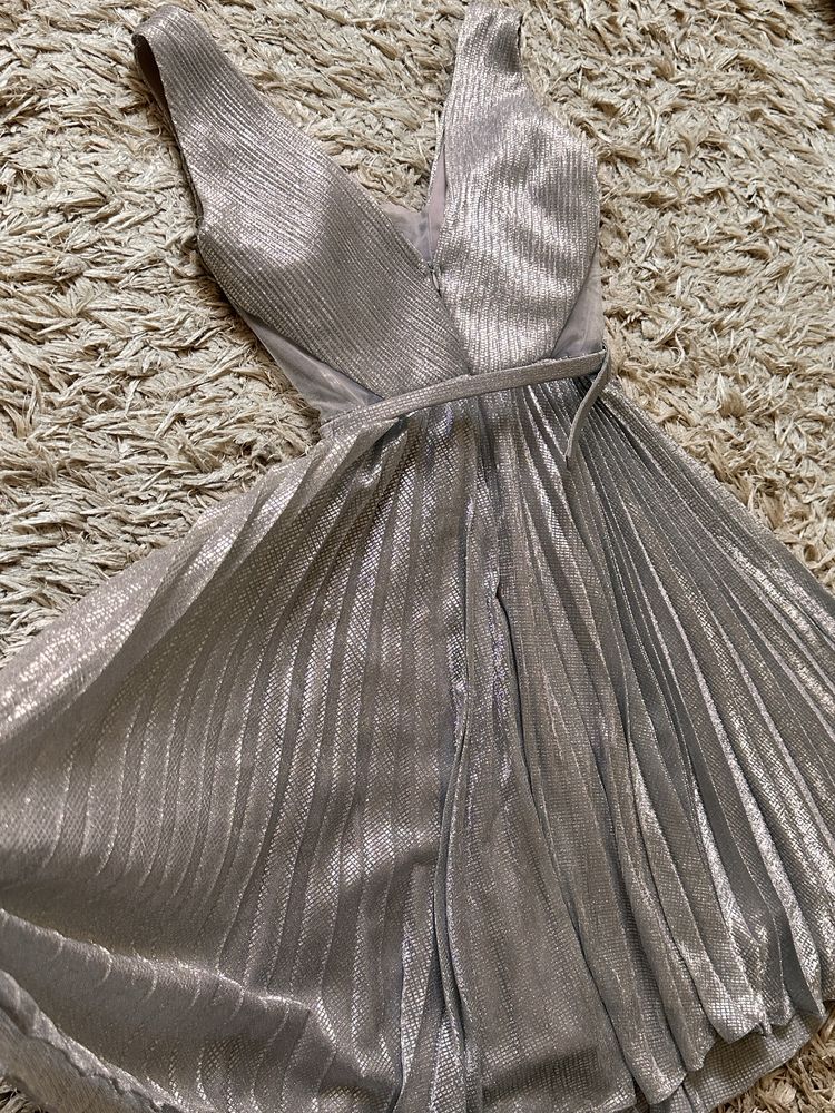 Rochie pt evenimente, curea in talie, Argintie, Marime 36, Noua