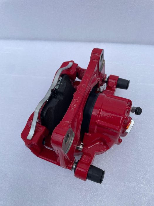 Set etrieri frână fața VW – Roșii – NOU cu plăcuțe – GTI/GTD/GTE