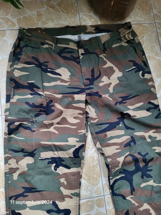 Pantalonii bărbați kaki noi