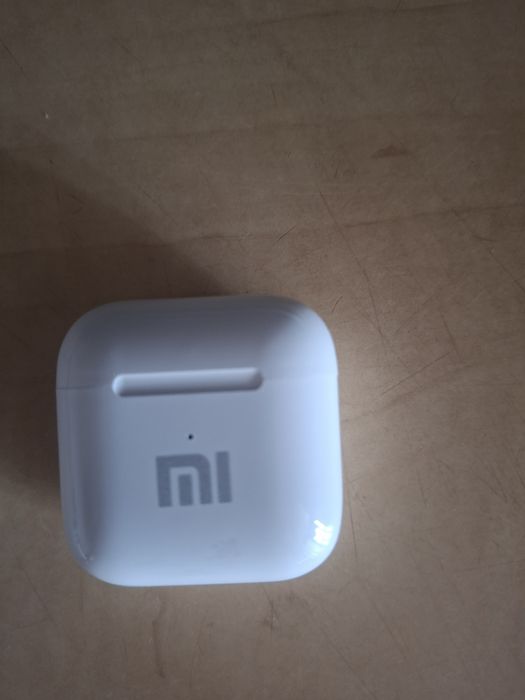 Vând casti xiaomi