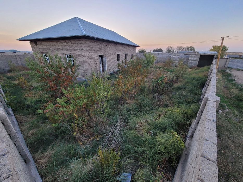 Ховли сотилади гуз,свет,сув бор