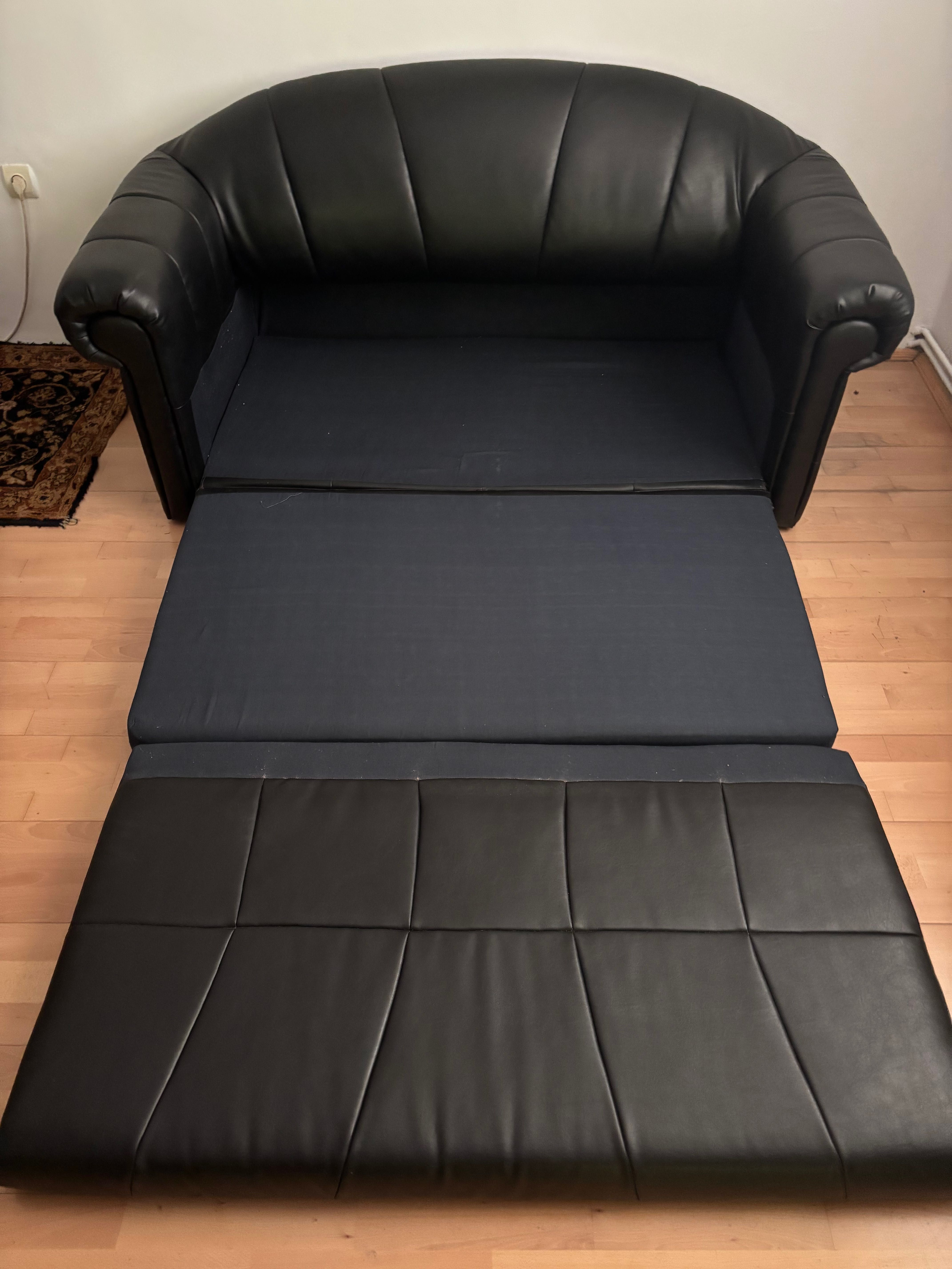 Set piele, 2 canapele/1 extensibila +1 fotoliu
