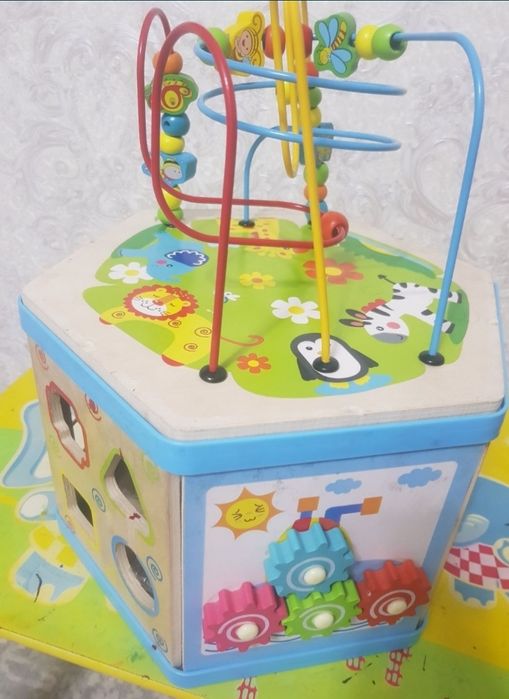 Бизиборд-Бизикуб, столик детский