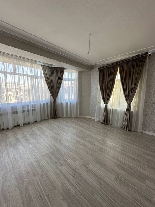 Продаётся квартира! Шаумияна Фирдавсий! Рустам шурбо ! Новостройка!