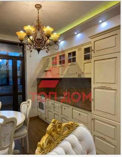 Дава се под наем Тристаен апартамент в Варна, Център - 75 кв.м за 765 € - Снимка #2