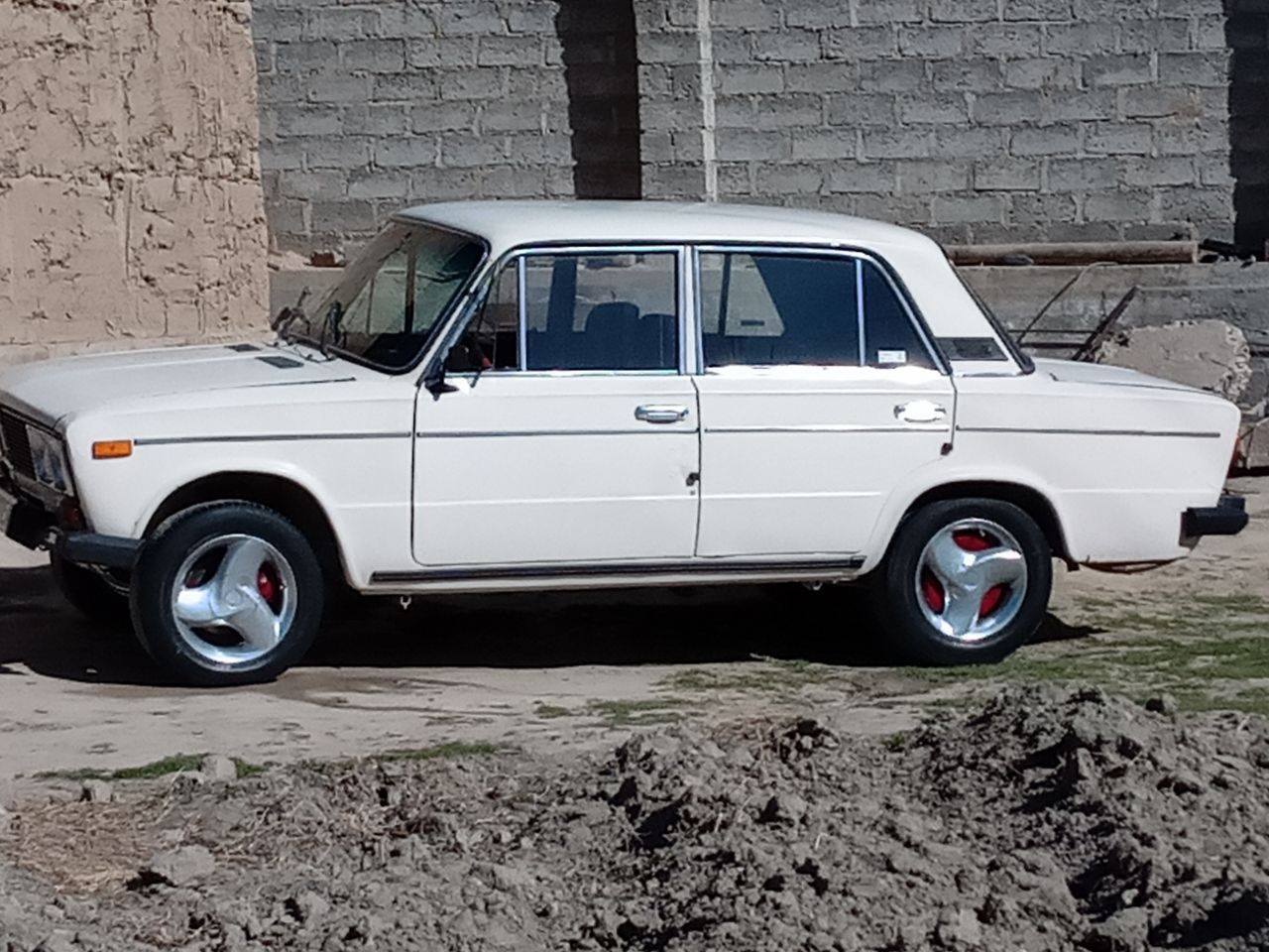 VAZ2106 sotiladi