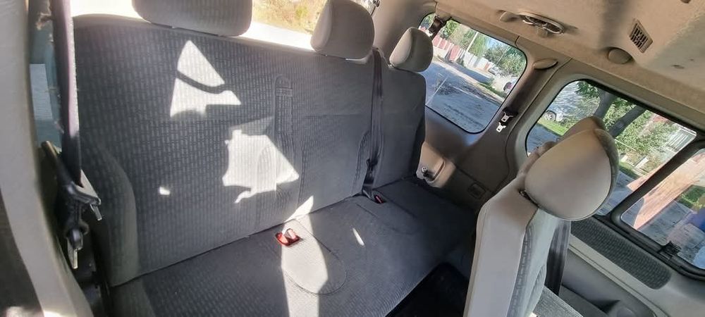 Interior scaune incalzite banchete cotiera sralp plafon mocheta podea