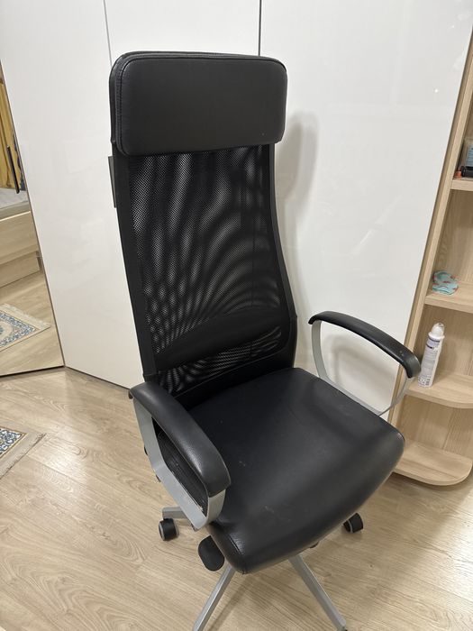 Кресло кожанное фирмы IKEA