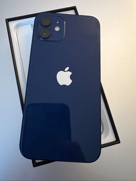 Продавам Iphone 12 64gb