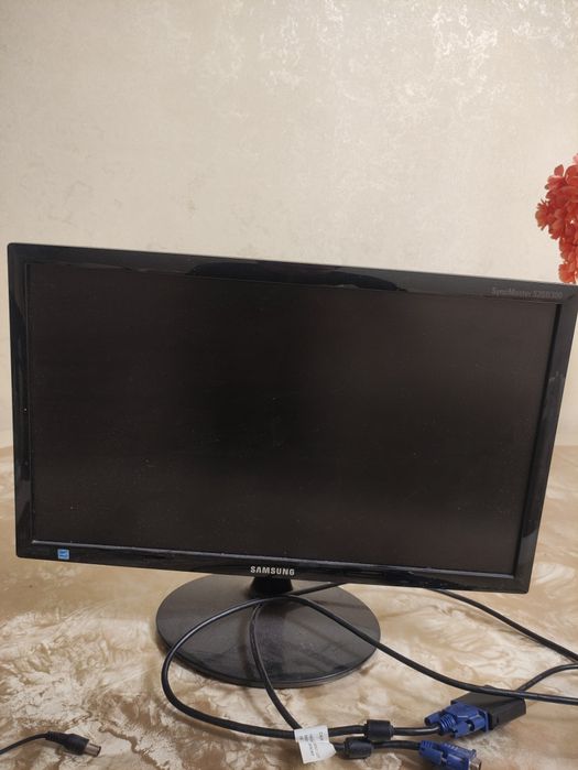 Монитор Самсунг со шнуром