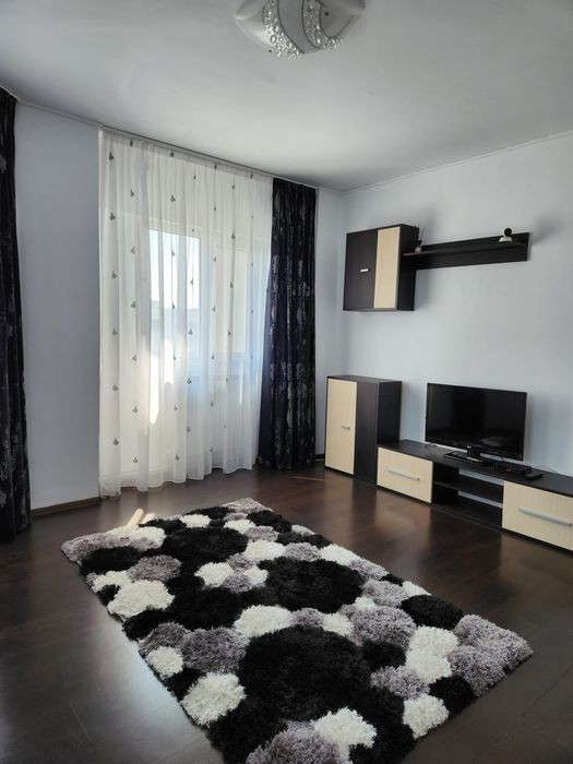 Inchiriez apartament