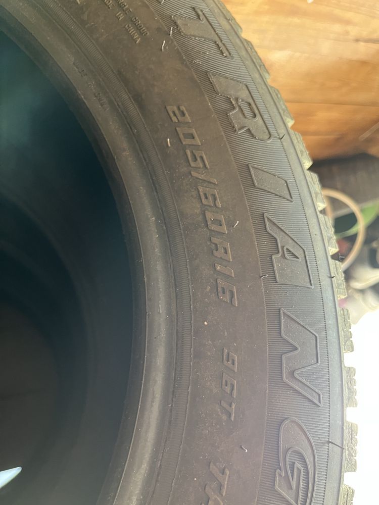 Шины с шипамы 205/60 R16