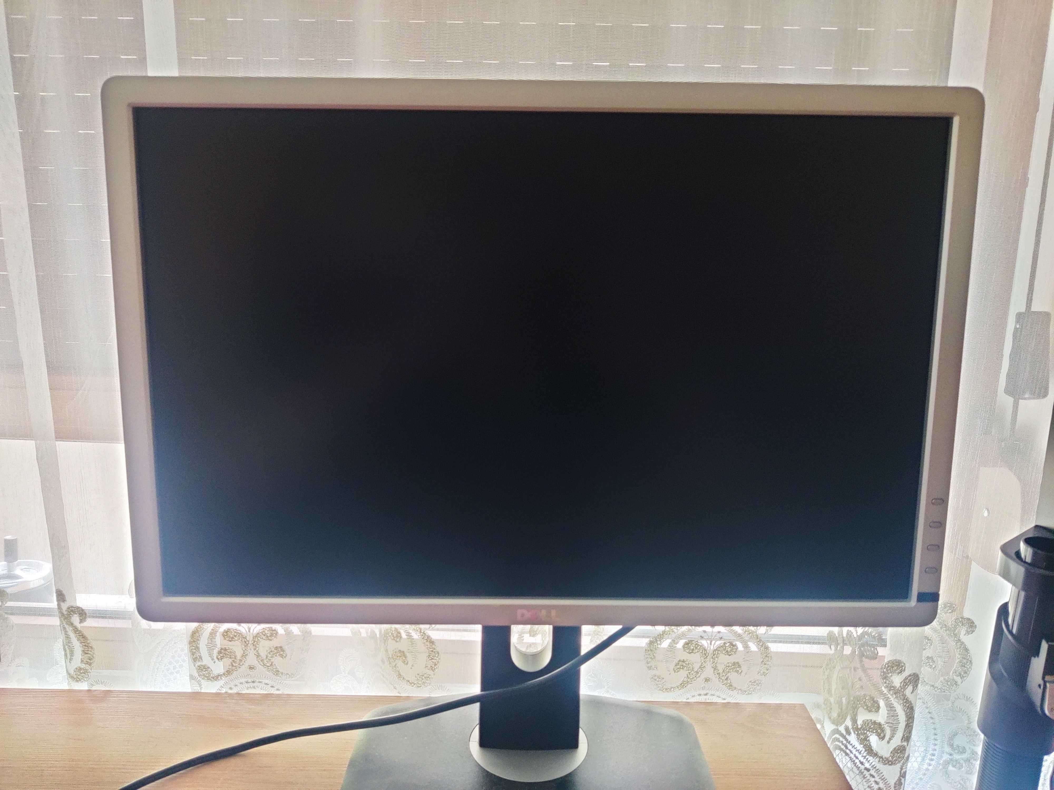 Монитор Dell P2213T 22 инча