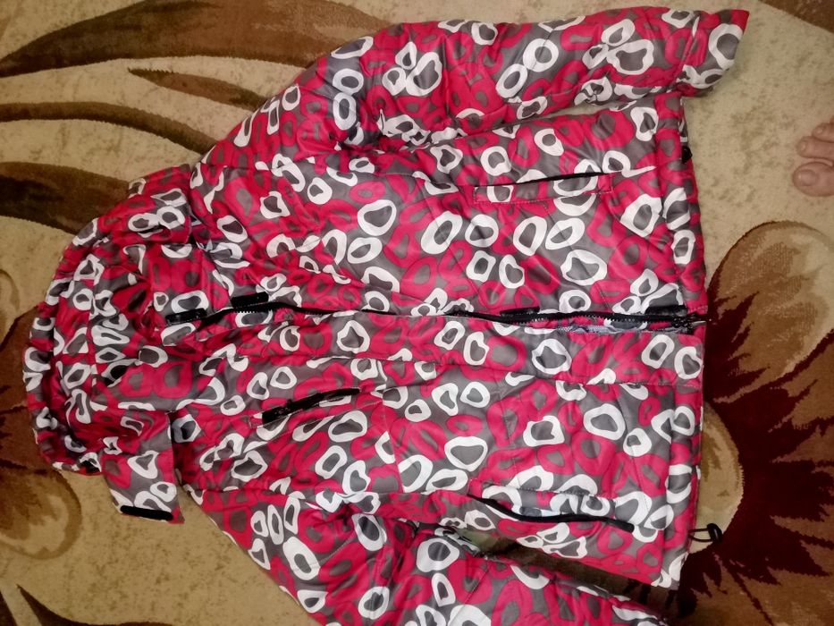 Продам куртку,джинсовую ветровку,безрукавку