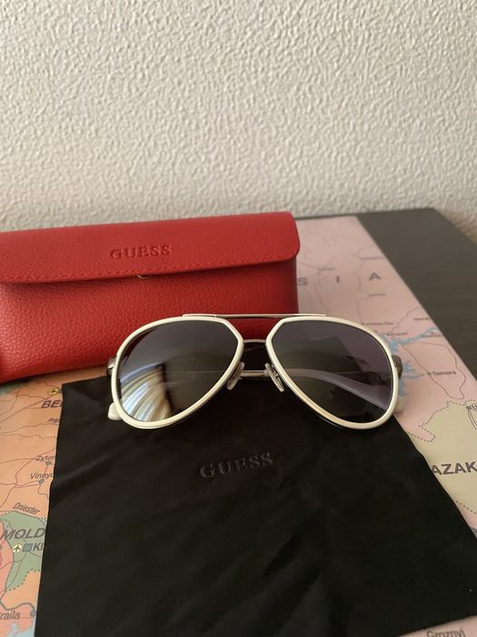Ochelari de soare Guees