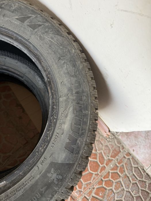 Продам два зимних колёса Р14