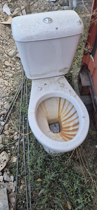 Унитаз почти новый для строики и тд