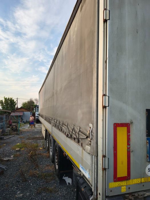 Vând semiremorca Schmitz