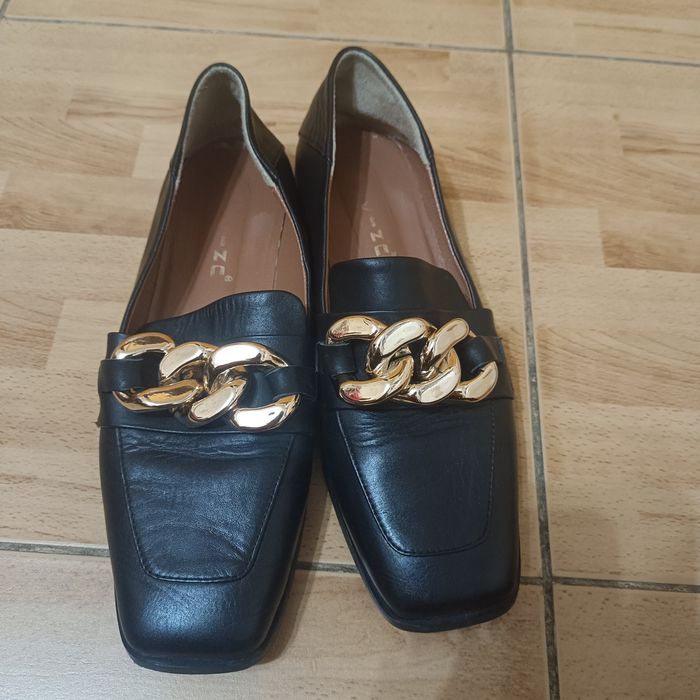 Продаются кожаные туфли