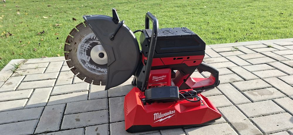 Milwaukee fierastrau