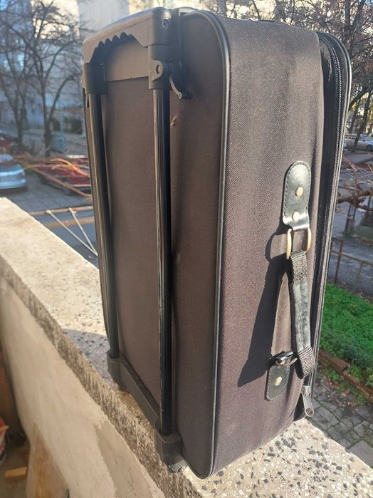 Куфар среден размер