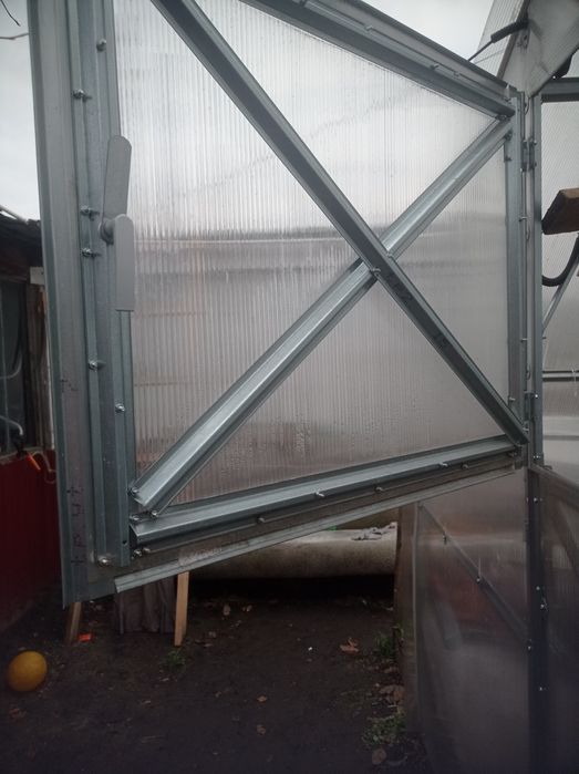 Большая теплица из поликарбоната