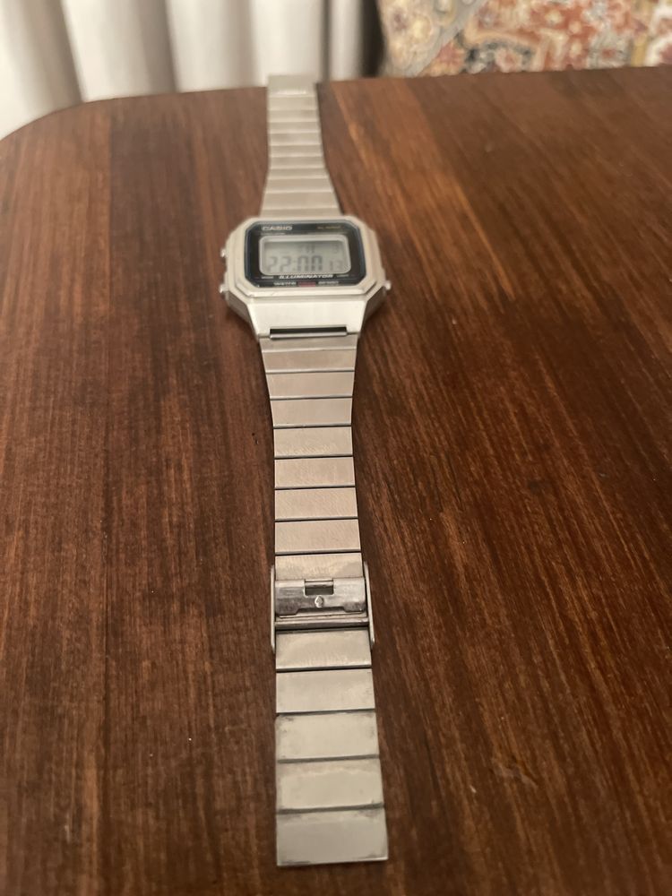 Часы электронные Casio