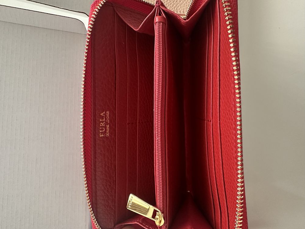 Дамски портмонета FURLA. Различни видове