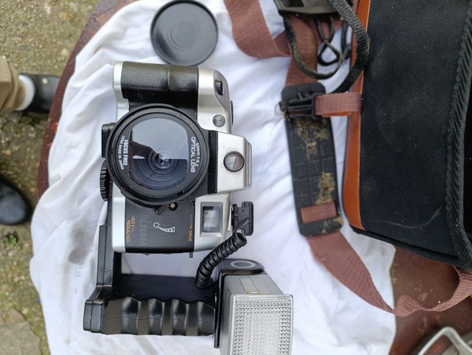 Aparat foto camera cu film