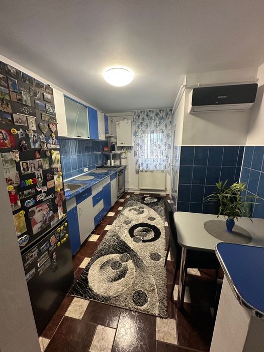 Vând apartament 3 canere