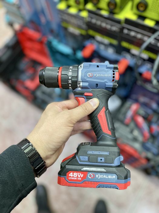 аккумуляторный шуруповерт,