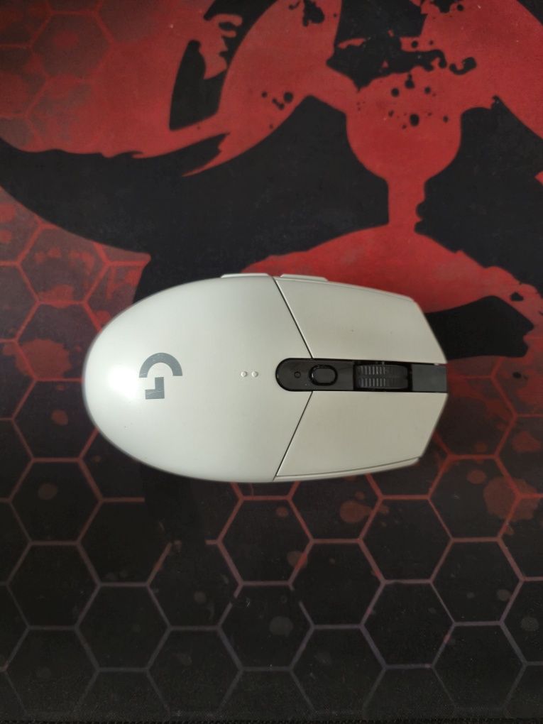 Мышь Logitech G305 Lightspeed белый