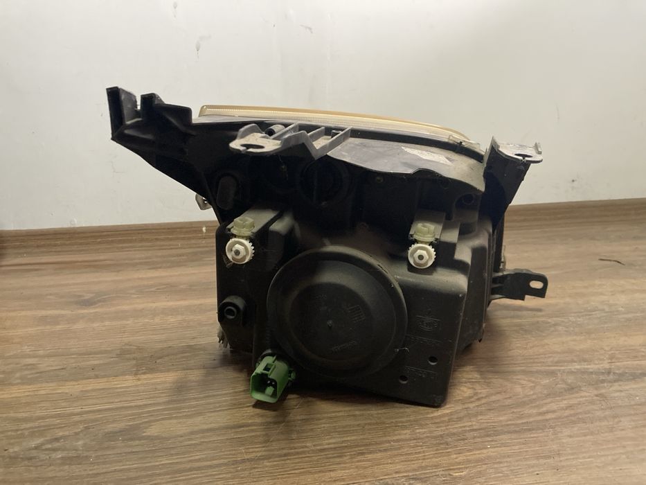 Ляв фар за Ford Fusion / Форд Фюжън 2006г